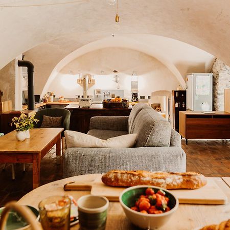 Chambre Ou Gite Dans Une Maison De Montagne - De Suzon A Zelie Entraigues  外观 照片
