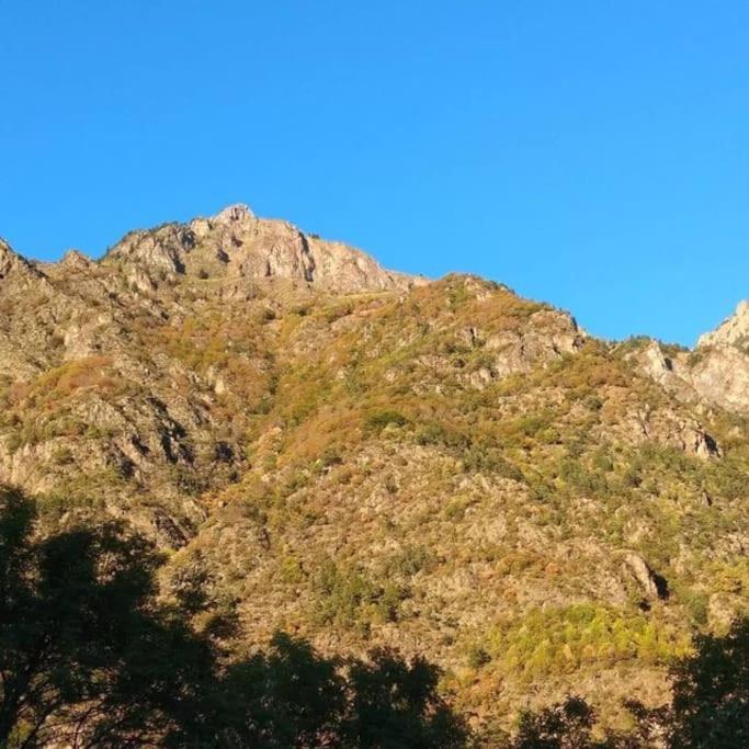 Chambre Ou Gite Dans Une Maison De Montagne - De Suzon A Zelie Entraigues  外观 照片