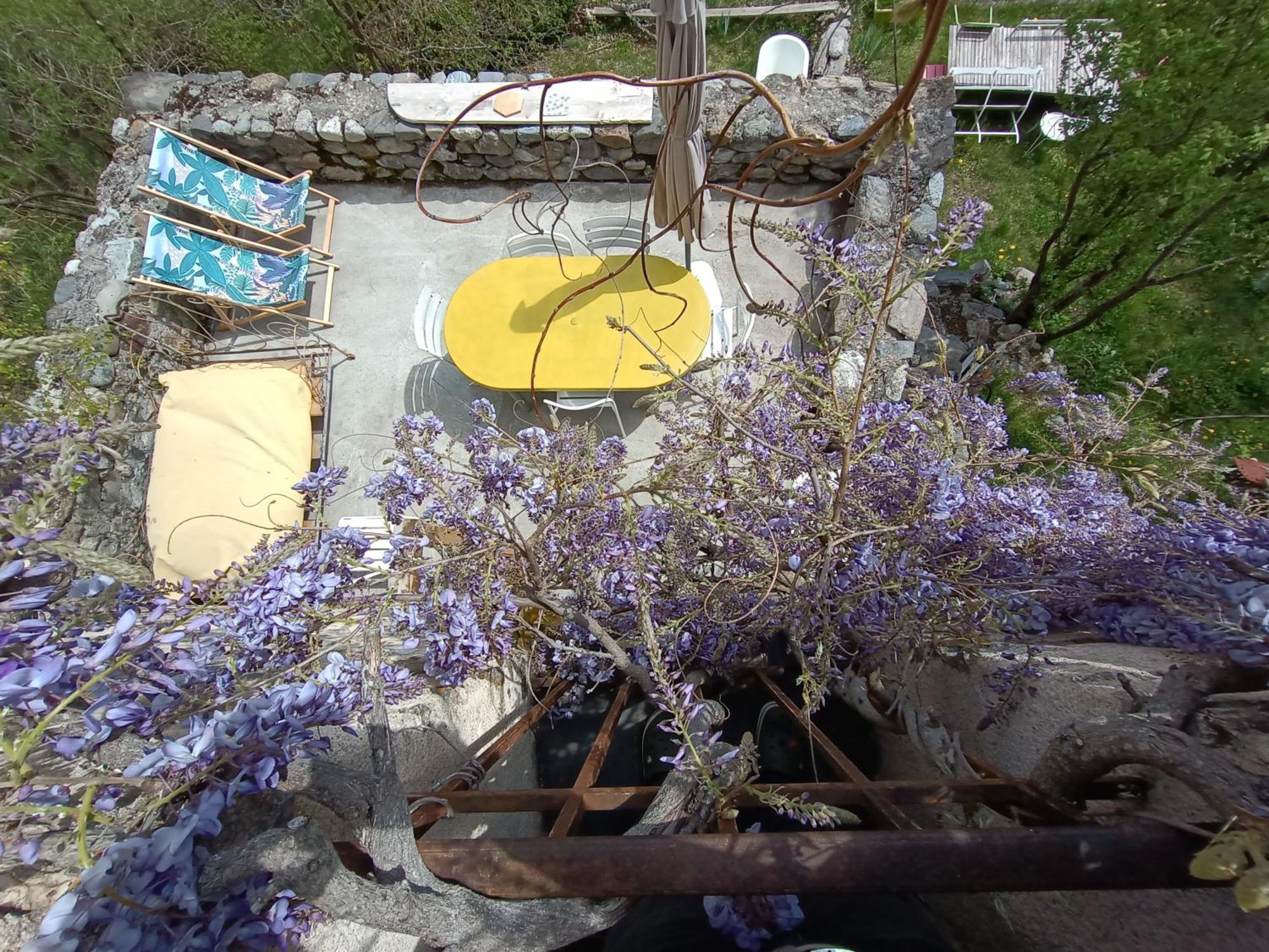 Chambre Ou Gite Dans Une Maison De Montagne - De Suzon A Zelie Entraigues  客房 照片